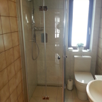 Badezimmer 6 Dusche und WC