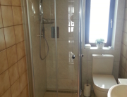 Badezimmer 6 Dusche und WC